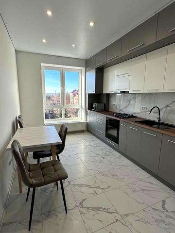 Національної Гвардії вул., 14