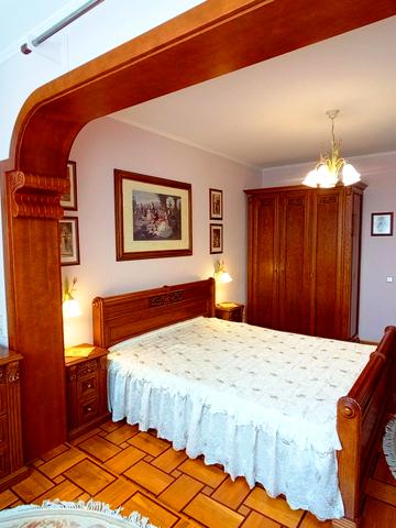 Бориса Гмирі вул., 1/2