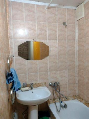 Сдаётся долгосрочно двух комнатная квартира первый этаж .