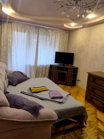 Двухкомнатная квартира на Космосе