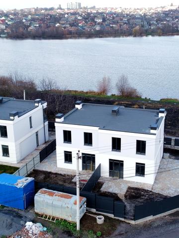 Гунашевського вул., 1