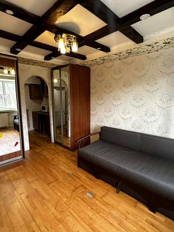 Таджицька вул., 17