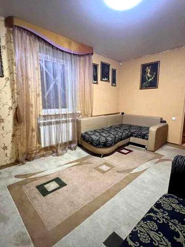 Продам 2-к квартиру З ГАРАЖЕМ Центер Виконконівська