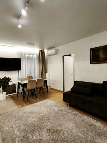 Бориса Тлехаса вул., 9