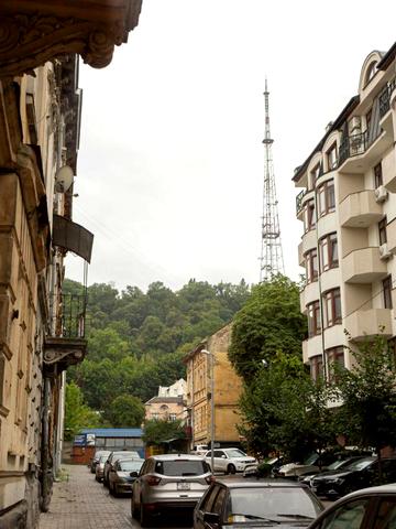 Караїмська вул., 3