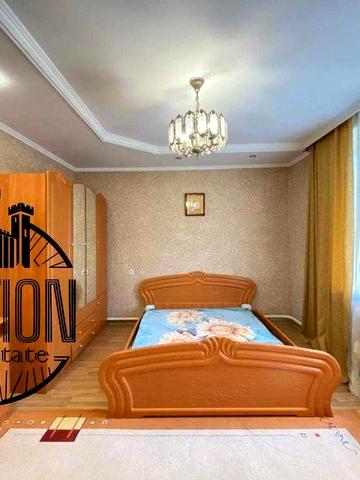 Продаж будинку у тихому та спокійному районі міста