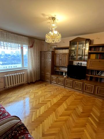 Кадетський Гай вул., 11