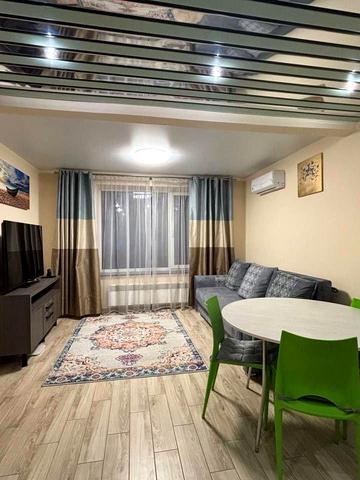 Лоцманський узвіз, 9д