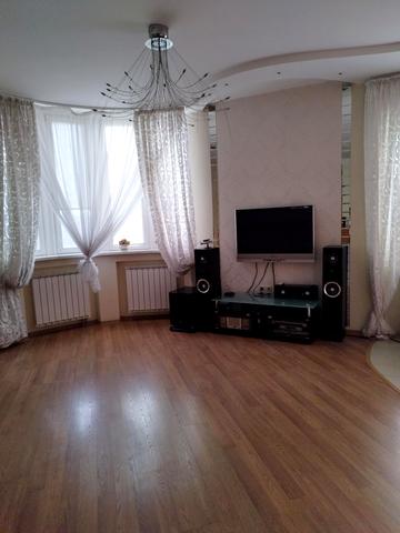 Володимира Івасюка просп. (Героїв Сталінграду), 4