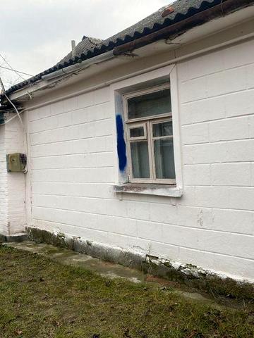 Продам пів будинку