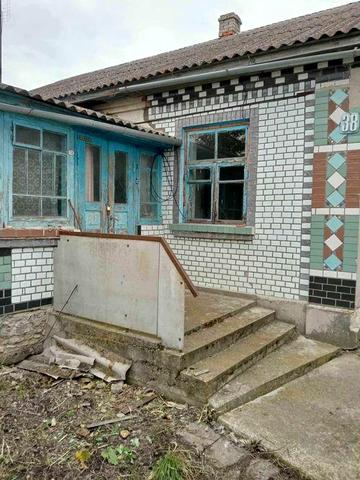 Продається хороший будинок в центрі Теофіполя