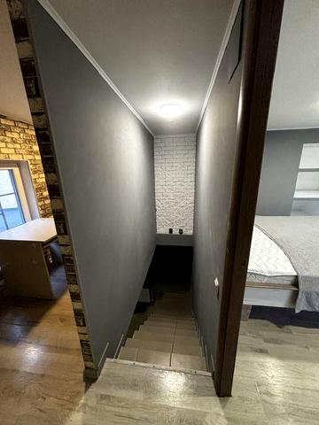 Частина приватного будинку двокімнатна квартира