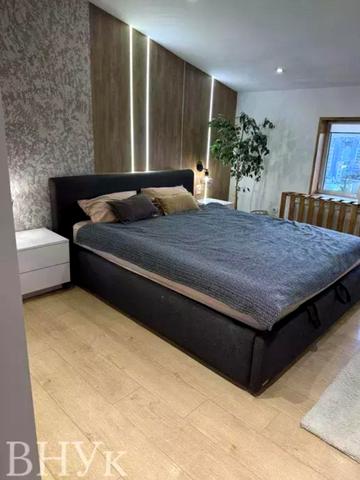 Євгена Коновальця вул., 124А