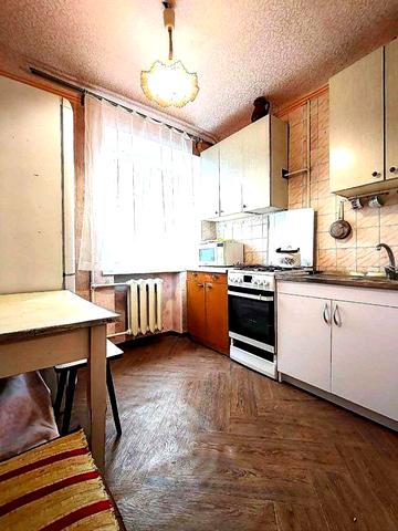 Сдам  1 к. квартиру на Богдана Хмельницкого.