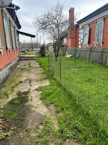 Продам дом в смт. Приютовка