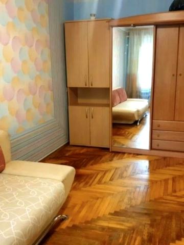 Шкільна вул. (Героїв Сталінграда), 7