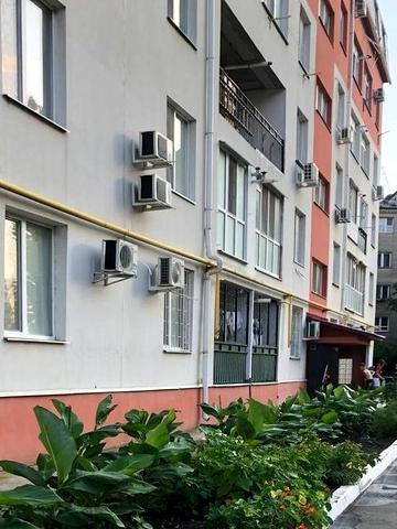 Червона вул., 14