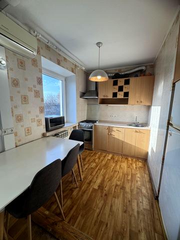 Вартових Неба вул. (Тобольська), 52