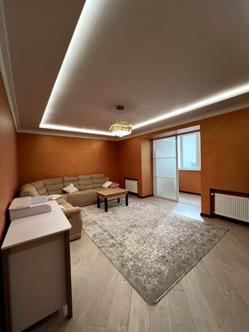 Зоряна вул., 16