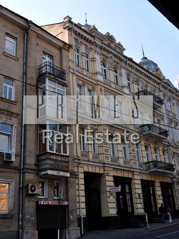 Михайлівська вул., 12-Б