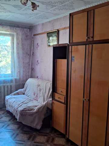 Космонавтів вул., 62