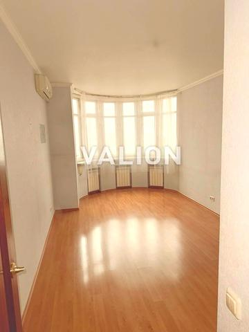 Золотоустівська вул., 10-12