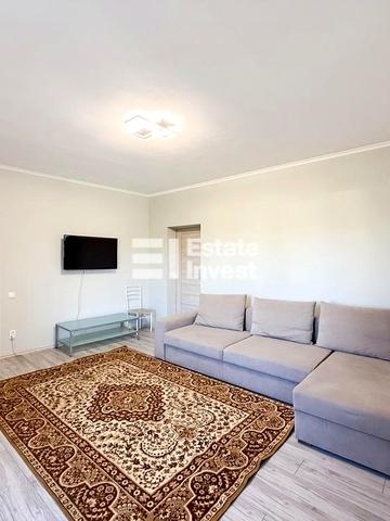 Куликівський узвіз (Революції), 13