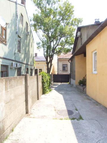 Якоба фон Петровича вул. (Михайла Ломоносова), 5