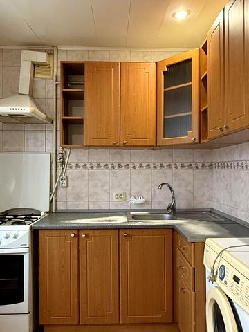 Великотирновська вул., 42