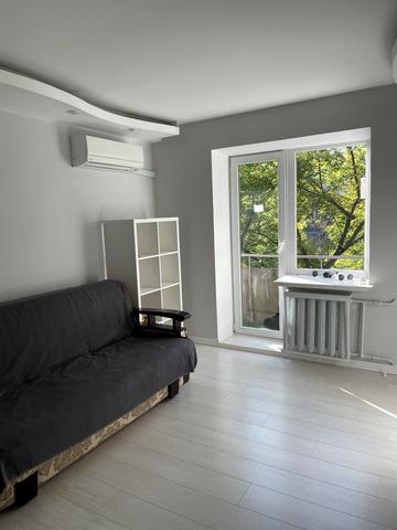 Павла Загребельного вул. (Миколи Раєвського), 11