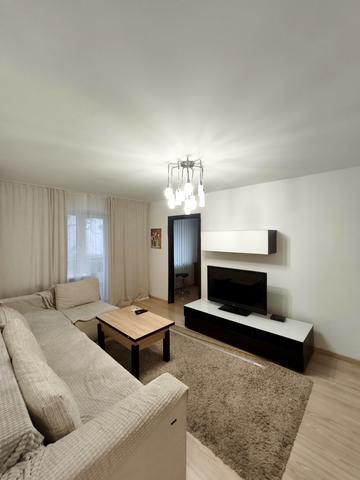 майдан Перемоги пл., 1