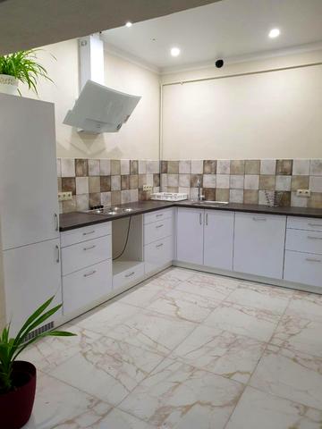 Центральна, 29