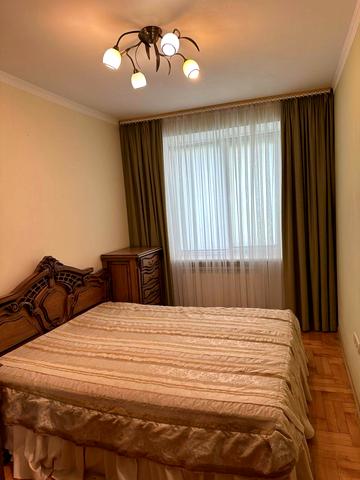 Золотогірська вул., 5