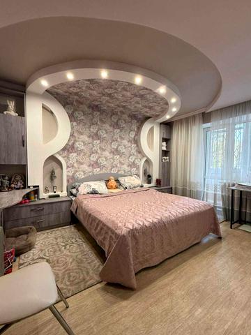 Центральний просп. (Леніна), 96