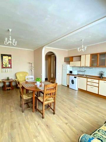 Здається видова та затишна 2х кімнатна квартира -студія. Липки