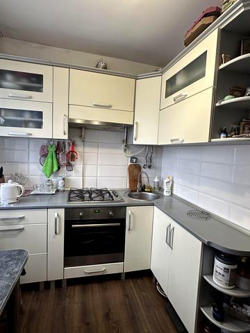 Володимира Великого вул., 48