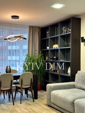 Вацлава Гавела бульв. (Івана Лепсе), 6-В