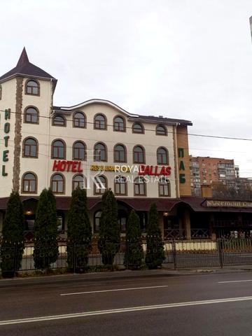 Набережна вул., 2