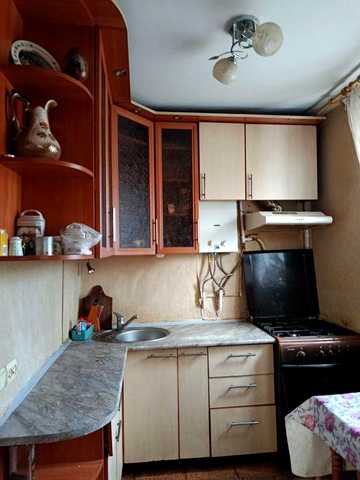 Продаж,3 кімнатна квартира,гарний стан,цегляний будинок