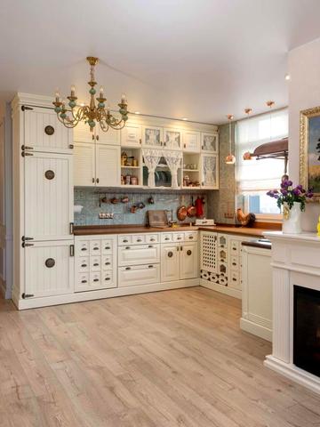 Предславинська вул., 40