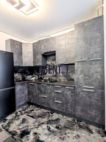 Будівельна вул., 2