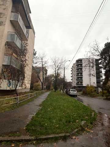 Університетська вул., 18