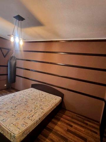 Здається 2-кімнатна квартира у сталінці, центр — Адміральська, 2.