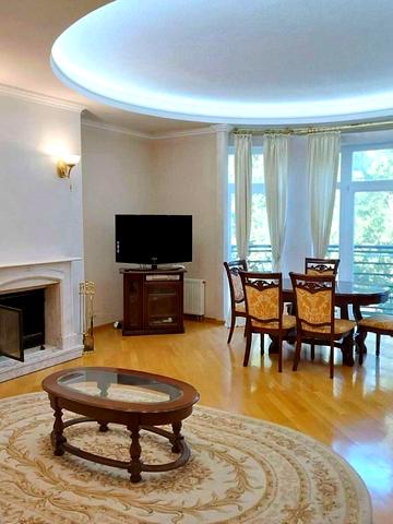 Назарівська вул. (Вєтрова), 11