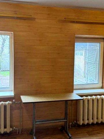 Будинок біля метро Житомірська