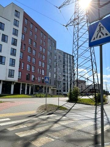 Василя Сухомлинського вул., 36