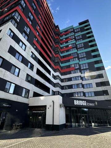 Степана Бандери вул., 1е