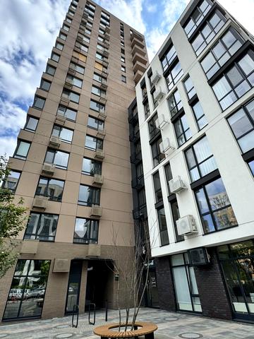 Салютна вул., 2к8