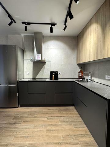 Молодіжна вул., 3