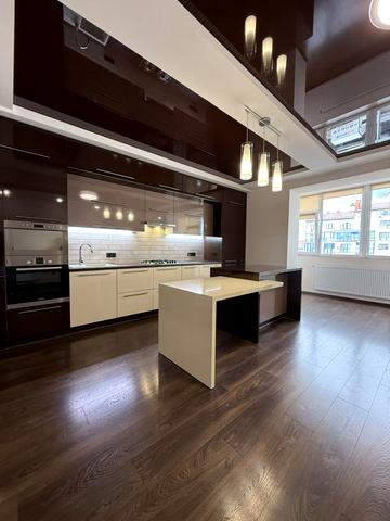 Південний бульв., 23